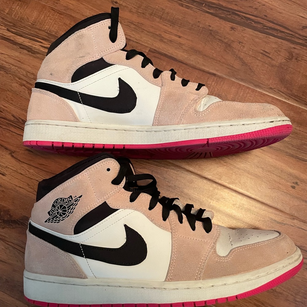 Jordan 1 Mid “Crimson Tint”